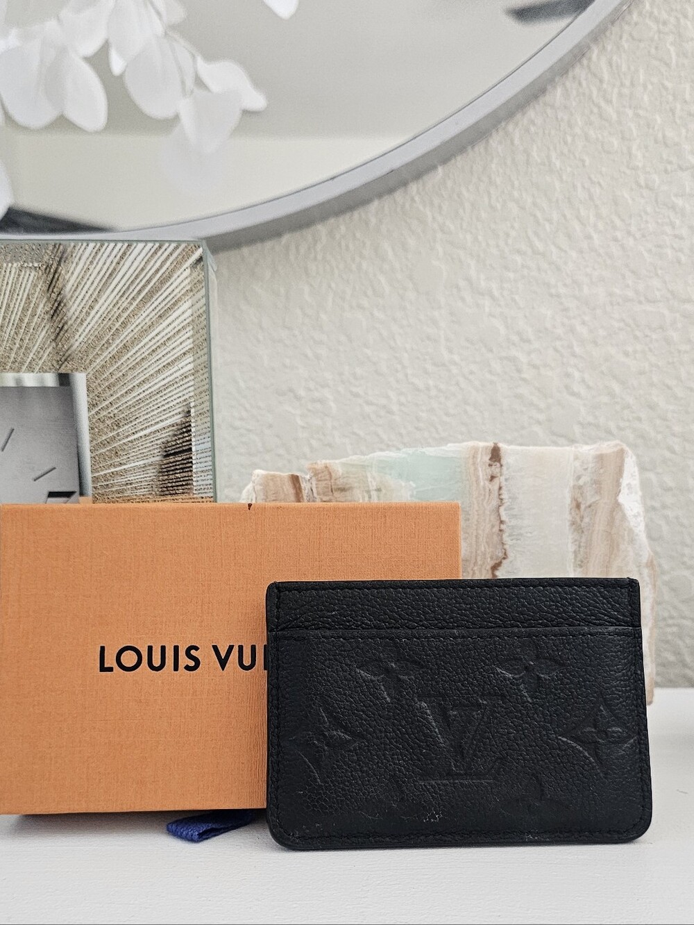 EUC Louis Vuitton Black/Gold Embossed Empreinte Cardholder - Picture 2 of 8